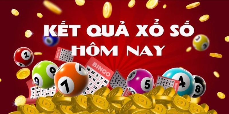 Đông đảo người chơi dò kết quả xổ số tại miền Nam